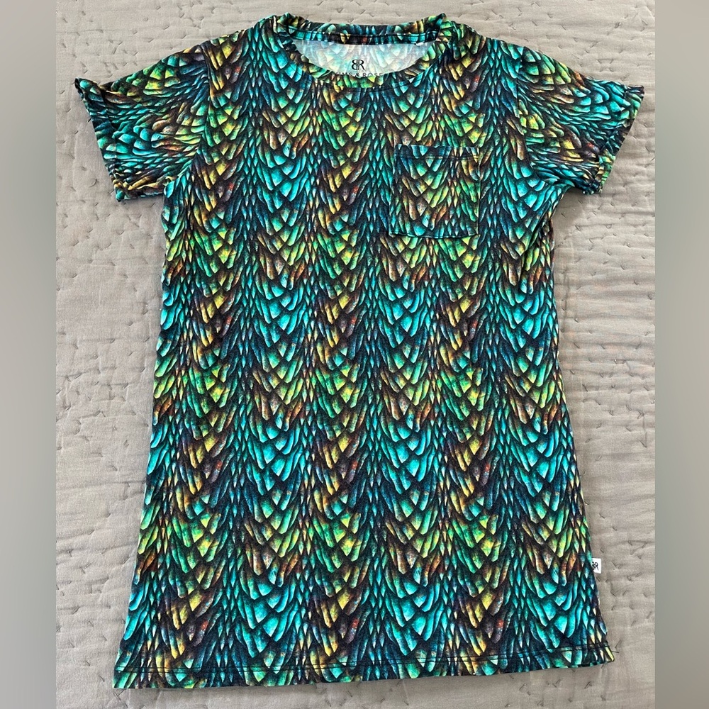 Bums & Roses Mother of Dragons Short Sleeve T-Shirt Bamboo Scales Size 9/10 Year